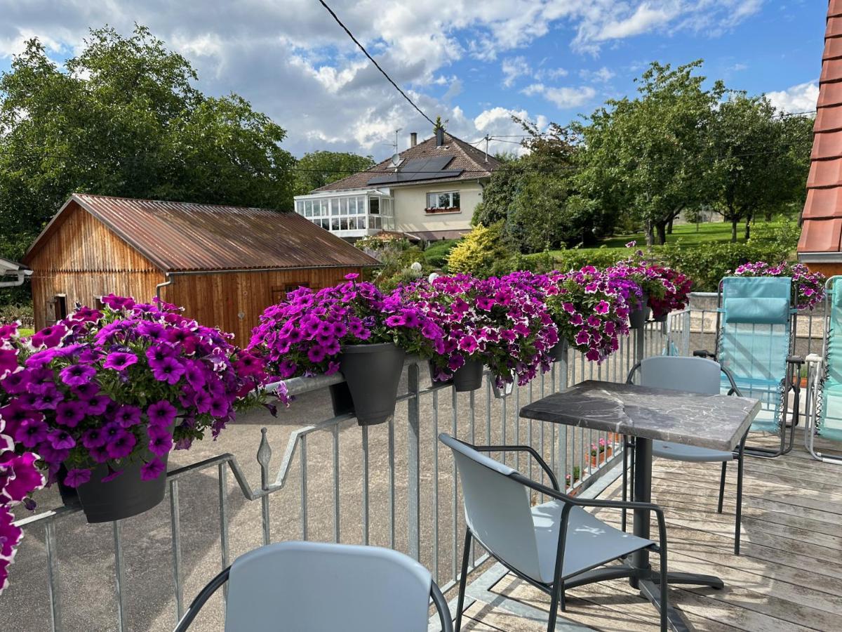 Au Parfum Des Roses Apartment Gunstett Exterior photo